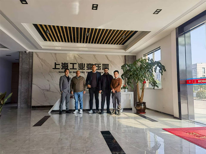 మా వర్క్‌షాప్‌ను భౌతికంగా సందర్శించడానికి ఈజిప్షియన్ క్లయింట్‌లను హృదయపూర్వకంగా మరియు హృదయపూర్వకంగా స్వాగతించండి!